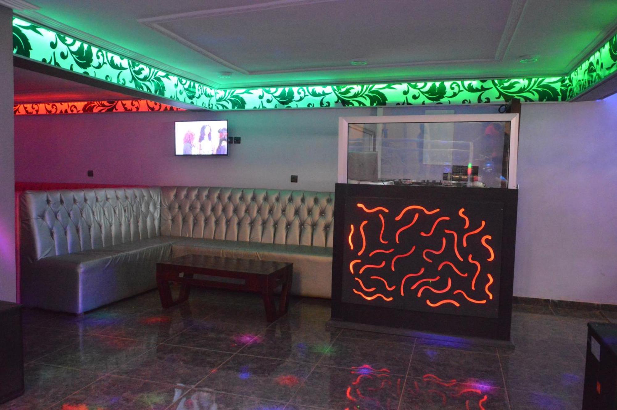 Yaoundé Nikita Hotel מראה חיצוני תמונה